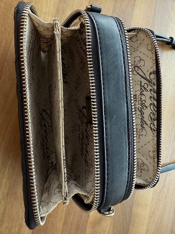 Guess Borse da donna: Schwarze Handtasche Guess – Usato da Schmerikon venduto da lis_lj2v 1