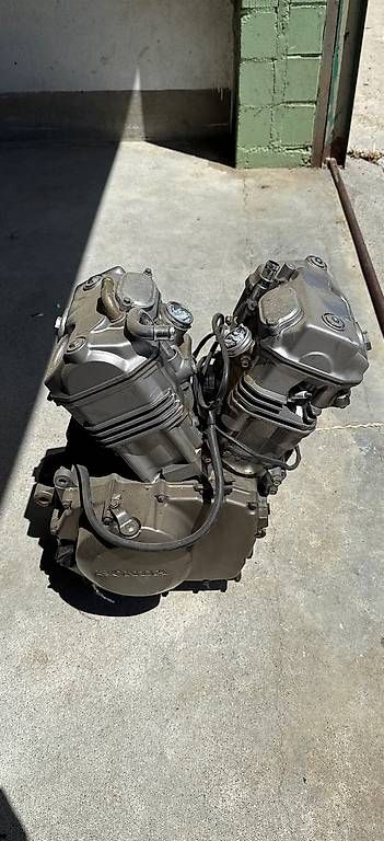Motori: Honda XRV750 Motor – Usato da Zell LU venduto da .VR46. 1