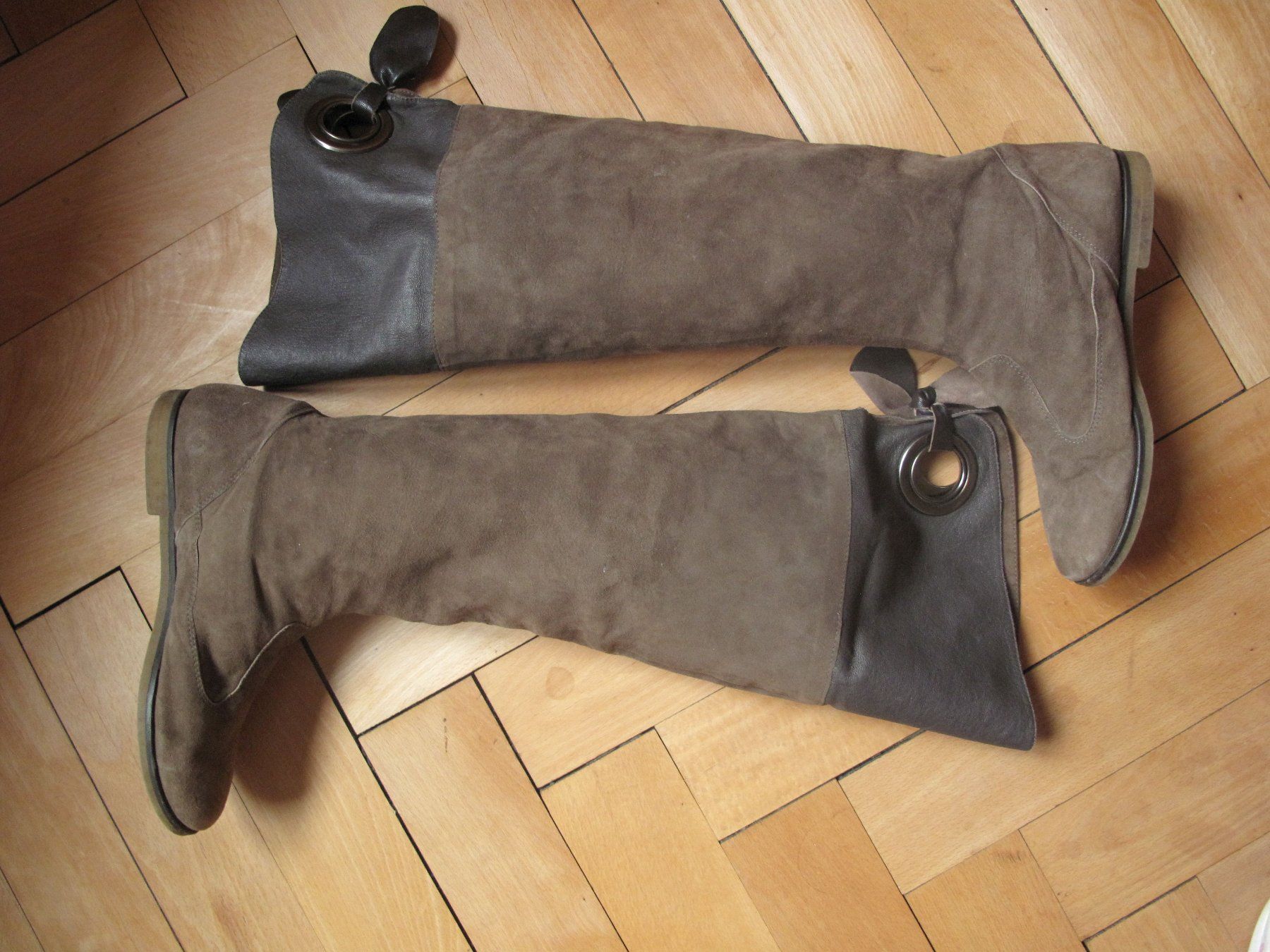Scarpe da donna: Wildleder Stiefel ohne Grosse, ca. Gr.38 – Usato da glarus venduto da Engel_888