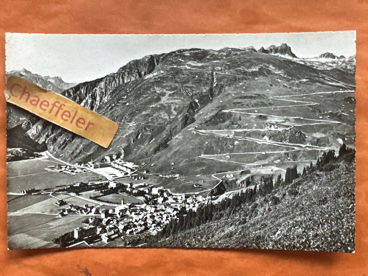 Cartes postales: Feldpost, Andermatt mit Oberalppassstrasse. – D'occasion à Zürich par Chaeffeler