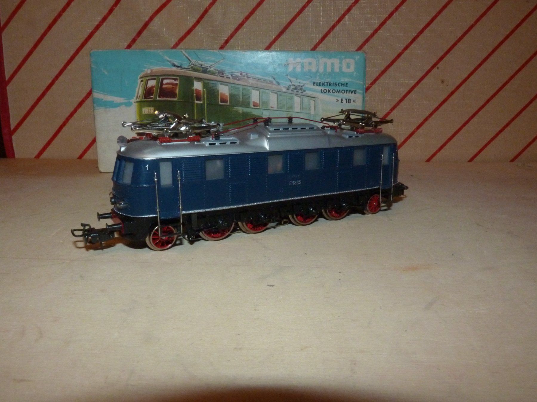 Märklin Modellini di ferrovie: E 18 der DB Märklin Spur H0 – Usato da Rudolfstetten venduto da Rrst1968