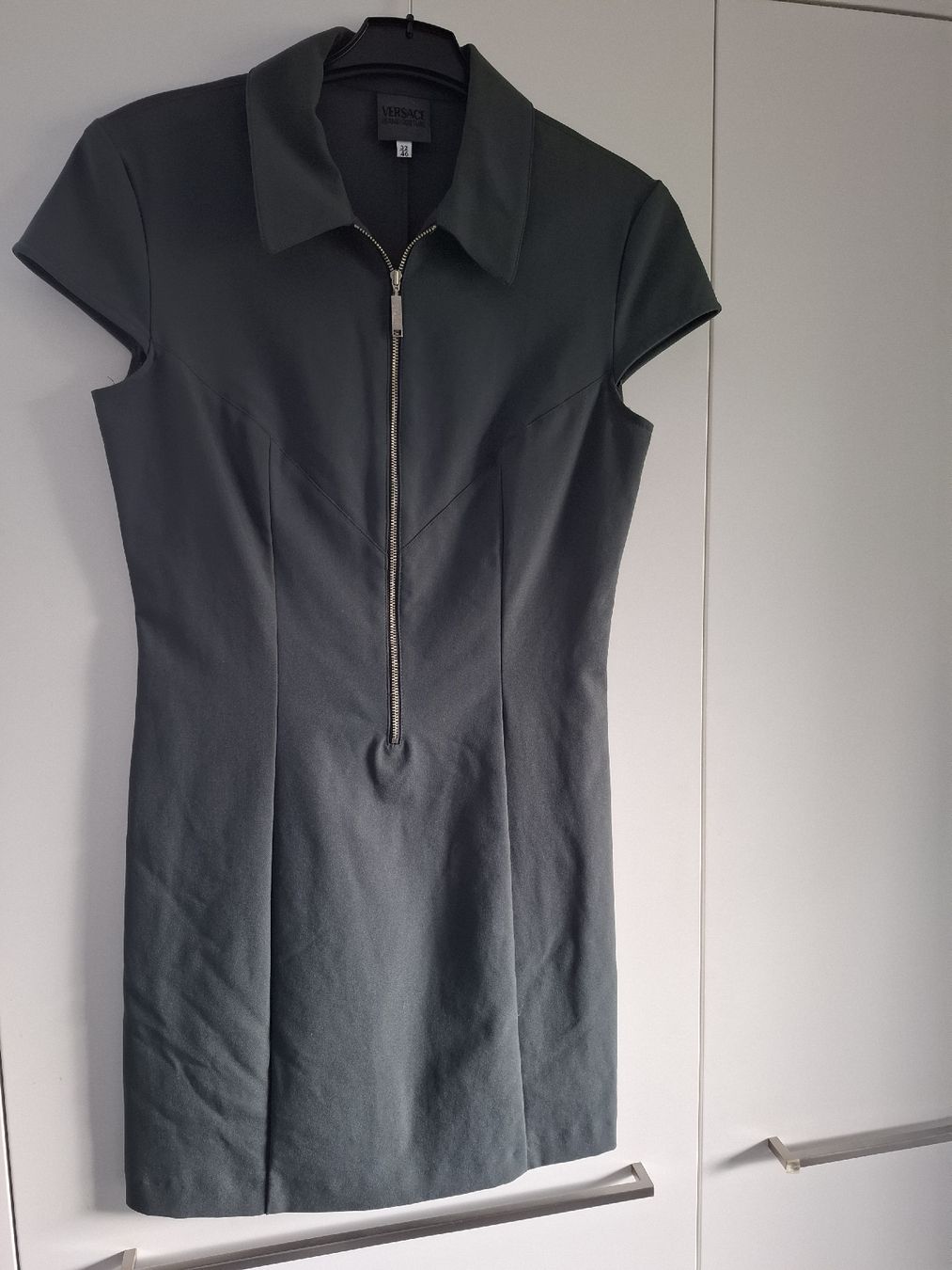 Versace Vestiti: Versace Kleid, 36/38, grau – Nuovo e nell'imballaggio originale da Hurden venduto da Quadrille76
