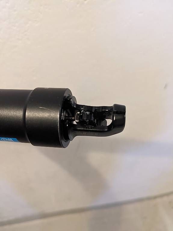 Pezzi di ricambio: PRO Koryak Dropper Post – Usato da Schlieren venduto da Genuine 3
