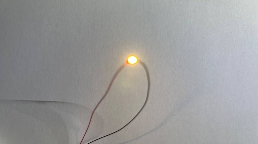 Trains électriques: Diode électroluminescente – D'occasion à Vionnaz par isozjames