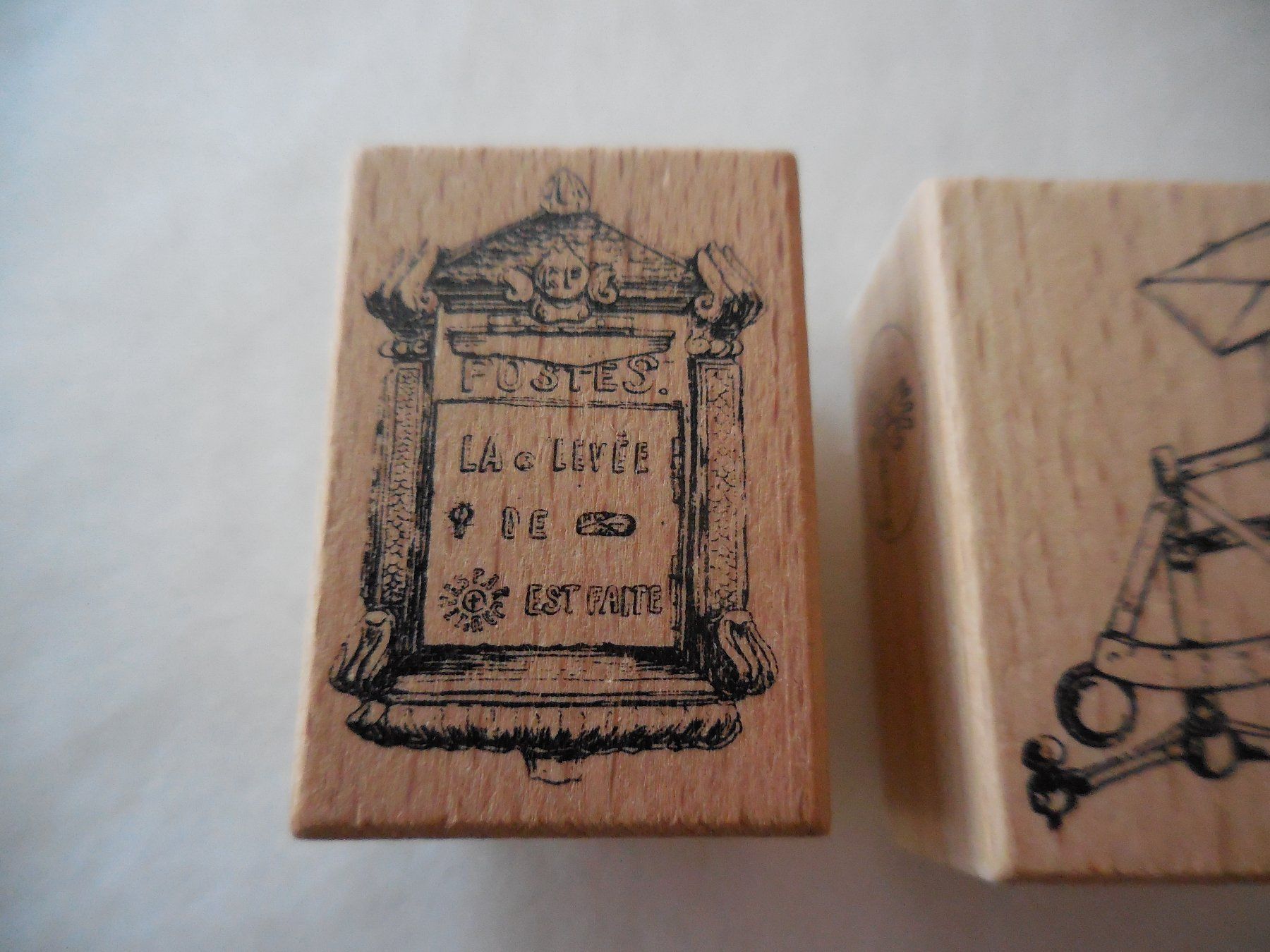 Timbri: 3er Set  LCN Design Studio Stempel "Postage" – Nuovo e nell'imballaggio originale da Zürich venduto da brifo64 3