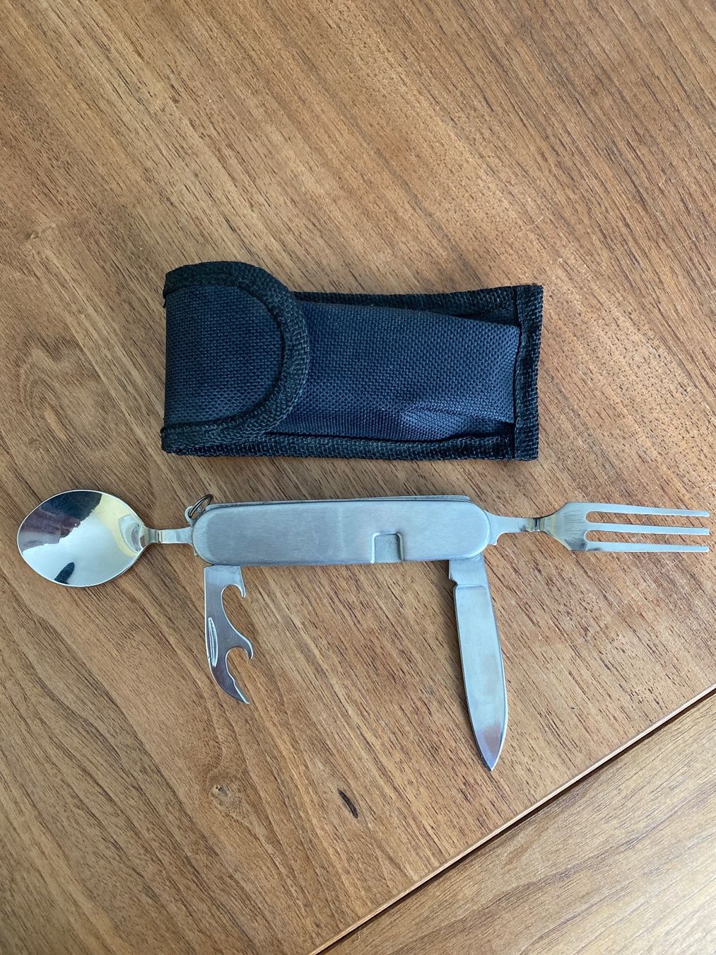 Coltelli tascabile: Sackmesser mit Gabel, Messer und Dosenöffner – Nuovo e nell'imballaggio originale da Schwyz venduto da Trofana