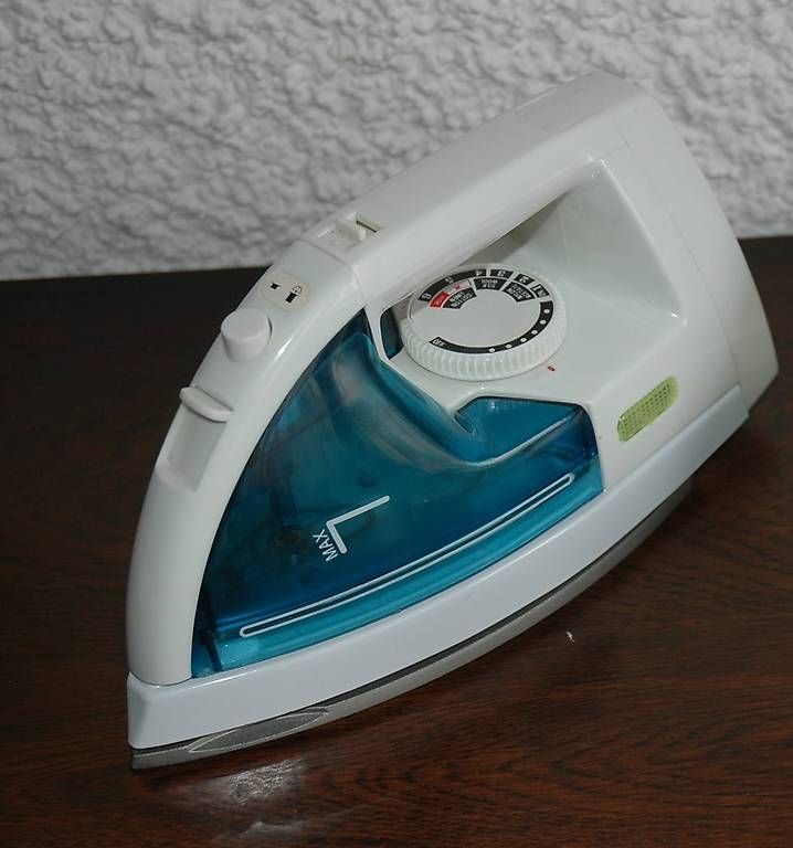 Fers à repasser: Fer à repasser sans fil , comme neuf , CHF 30.- – D'occasion à Les Bois par Clavibus1 3