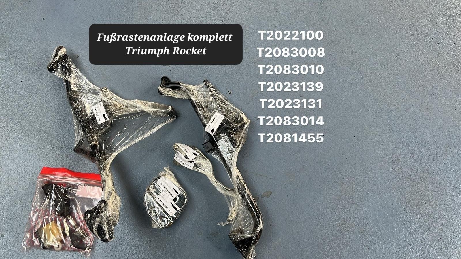 Triumph Alle Motorradersatzteile: Triumph Rocket komplette Fussrastenalage – Gebraucht aus Alpnach Dorf von Biker-Lady