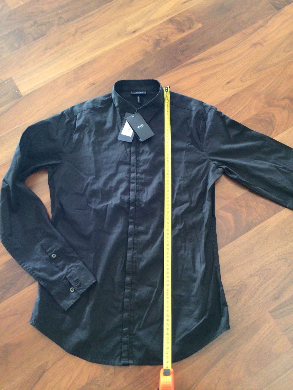 Armani T-shirt: Shirt Armani (Neu) – Nuovo (secondo la descrizione) da Zürich venduto da ArmariodeRuth_Senora