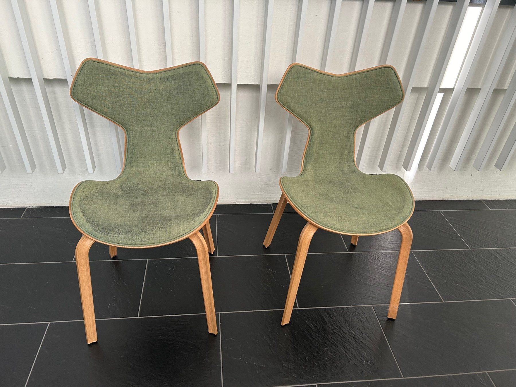 Fritz Hansen Stühle: Fritz Hansen 4130 Grand Prix – Gebraucht aus Zürich von HST253 1