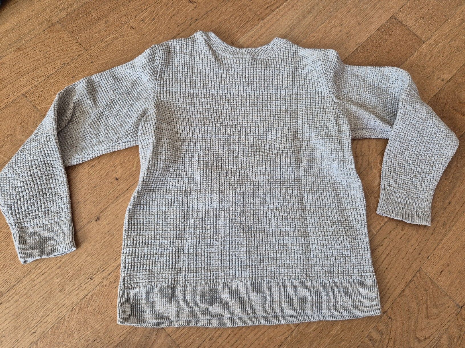Pulls et sweat-shirts: Pullover Grösse 116/122 – D'occasion à Rickenbach SO par S.u.n.s.h.i.n.e.83 3