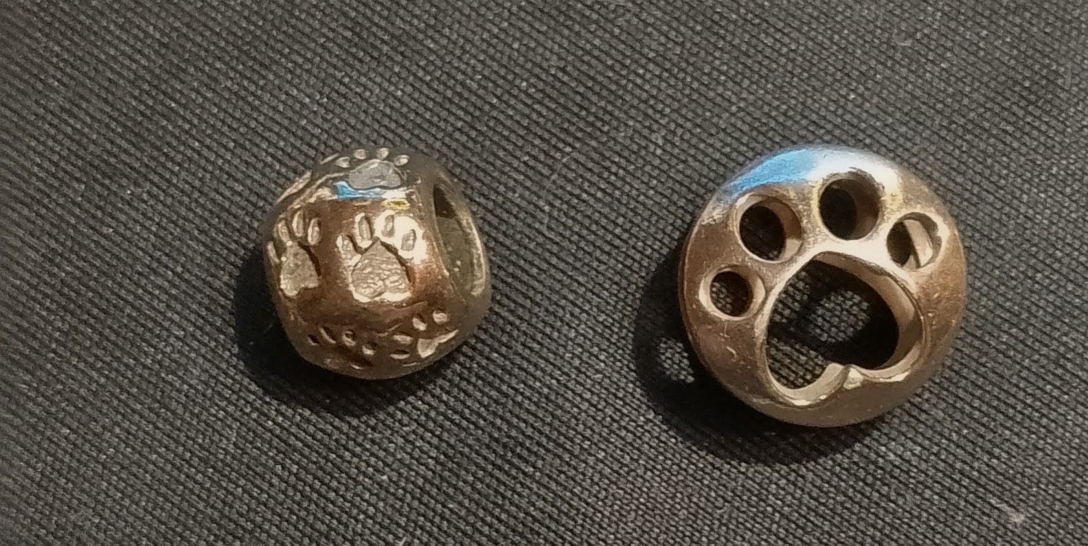 Pandora Ciondoli: Pandora Charm Pfoten 2x – Usato da Therwil venduto da col_m6rx 1