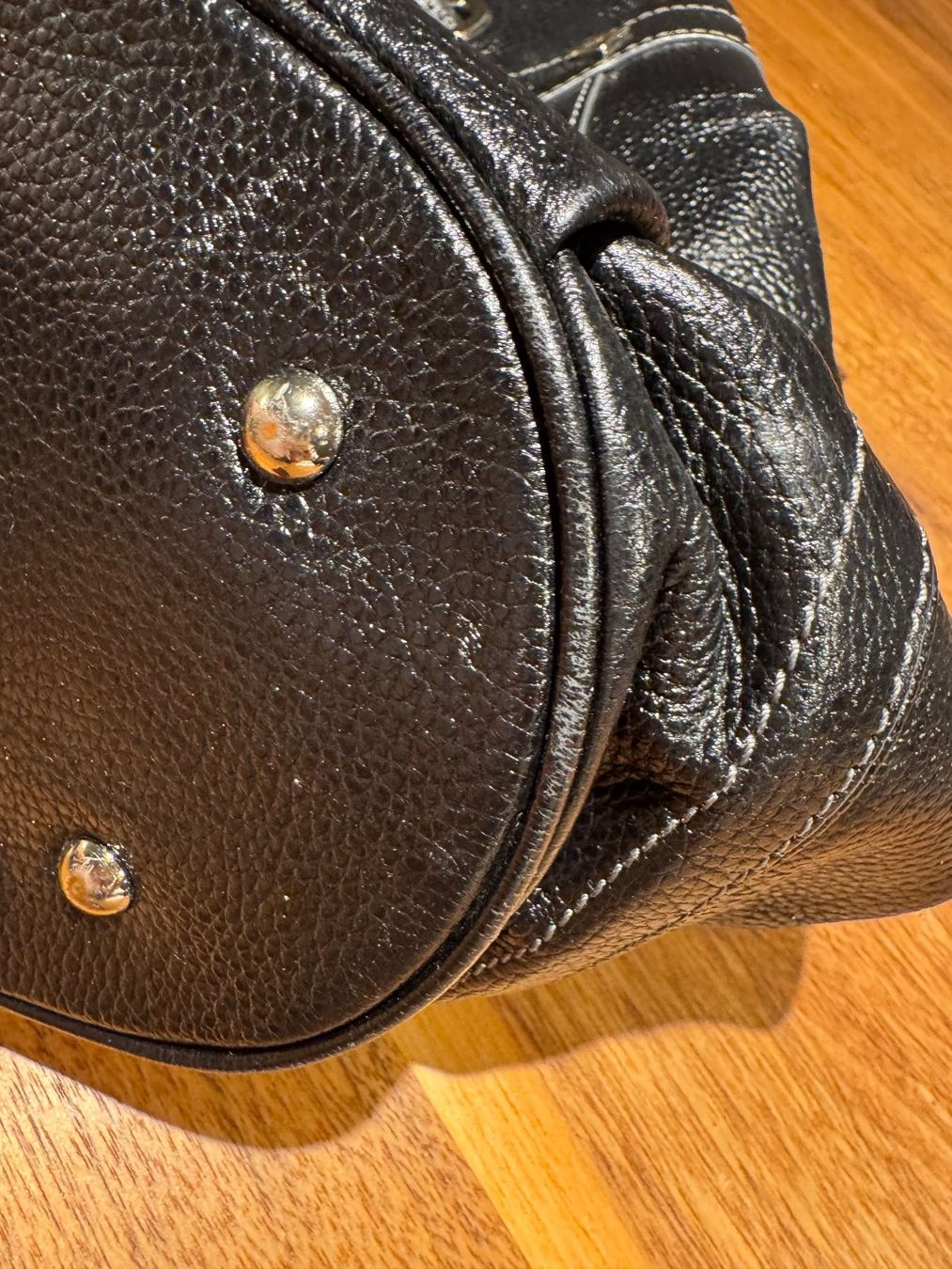 Mcm Borse da donna: MCM Beuteltasche Schwarz mit Schulterriemen – Usato da Cham venduto da Maya.B. 4