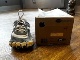 Vibram V-Trek Zehenschuhe Grösse 45 Grau/Weiss Ladenvp 179.-