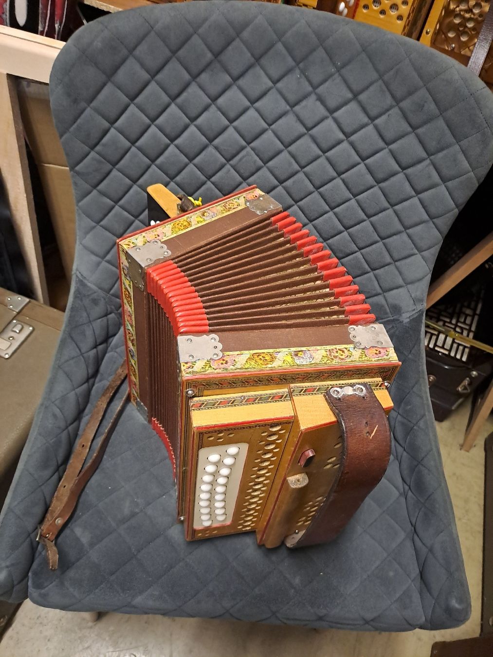 Instruments de musique: 18 basses iten orgeli – D'occasion à Villeneuve par BibiVintage 5