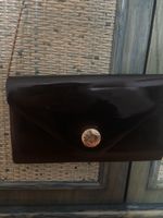 Sac à main vintage noir verni avec chaîne dorée✨ (50)