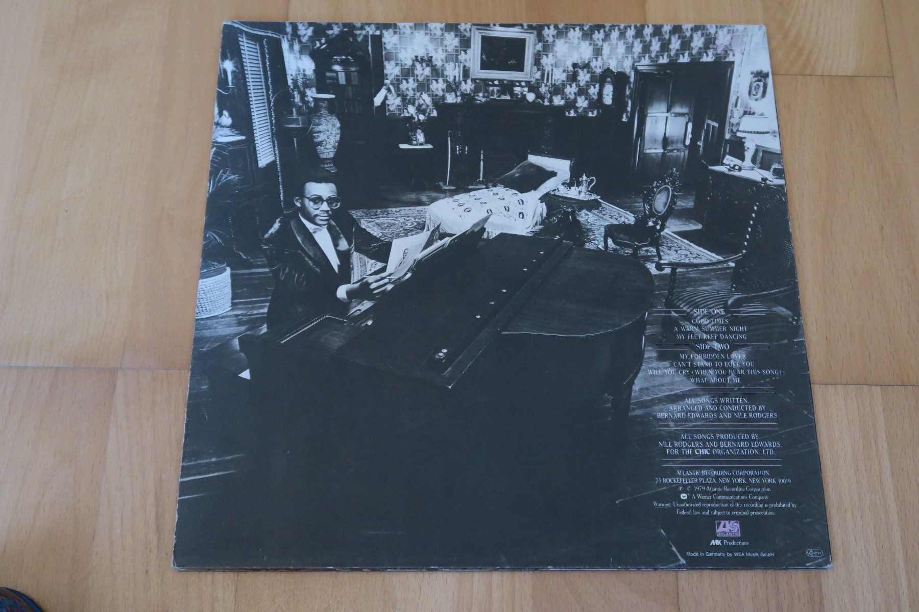 Dischi in vinile: Chic – Risqué – Usato da Thun venduto da Karibu70 1