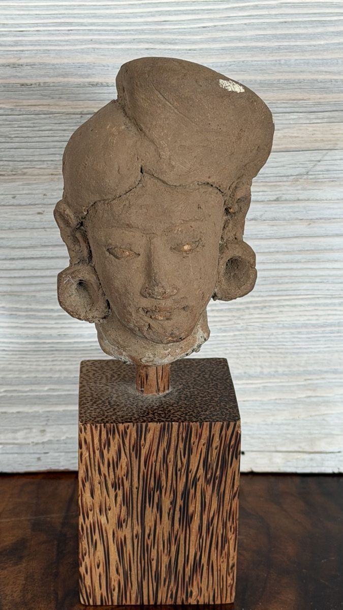 Sculture & Statue: Indonesien Ost Java Kopf antik aus Ton Terrakotta – Usato da Riedholz venduto da Frettchen63 1