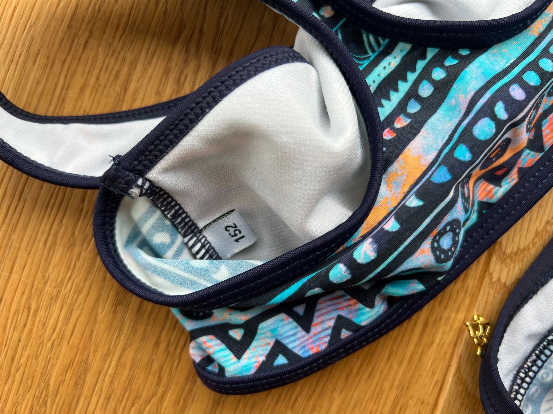 Badekleider & Bikinis: Sportbikini Mädchen Gr 152 – Gebraucht aus Emmenbrücke von  1