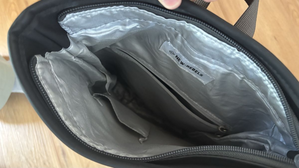 Sacs à dos: Schwarzer Rucksack – D'occasion à Roggwil BE par R.. 1