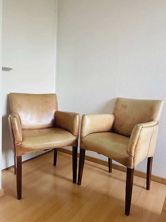 Poltrone: Deux fauteuils design en cuir  – Usato da Genève venduto da Alamirk