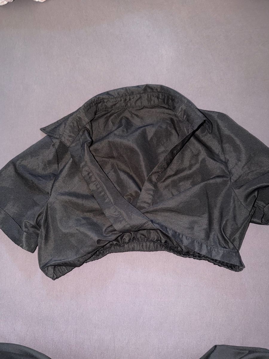 Shein Camicette: Schwarze Bluse, Kurzarm, Sommer Kollektion – Usato da Zürich venduto da cor_ld9y