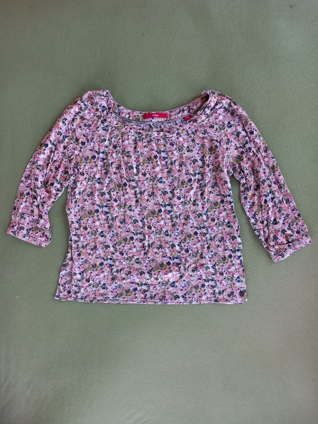S.Oliver Tops: Haut s.Oliver fleuri manches 3/4 T34 – Gebraucht aus Faoug von per_kp6r