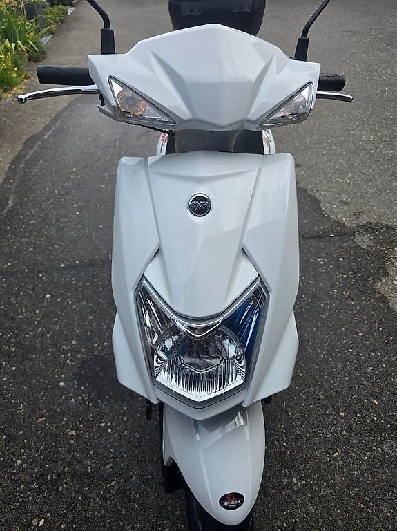 Scooters: Roller 125 1 jährig  – D'occasion à Gwatt (Thun) par shlufi 1