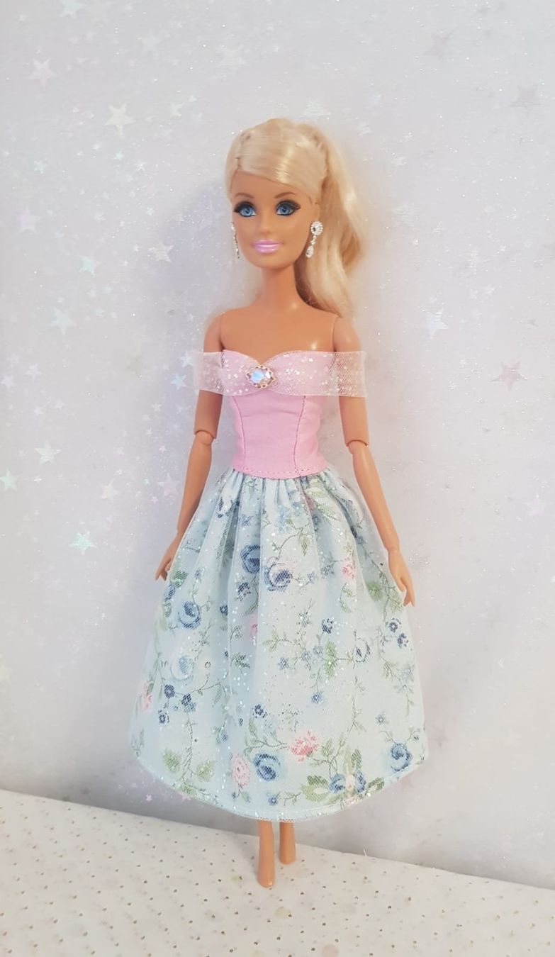 Poupées: Barbie Kleid – Neuf (Voir description) à Lachen SZ par Sakura4hime 2