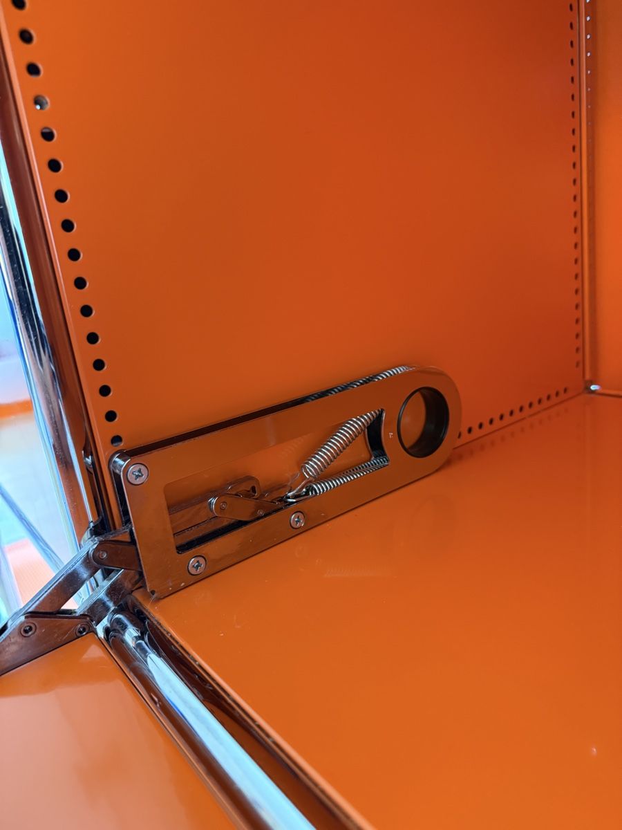 USM Cassettiere: USM Haller Sideboard Orange 3x2 – Usato da Zürich venduto da balio 5