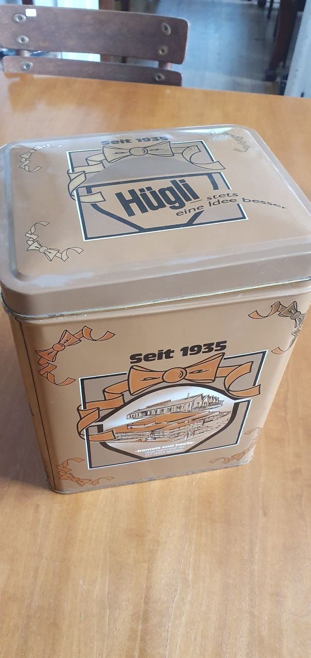 Tabacchi: Schöne Blechdosen Hügli – Usato da Flawil venduto da Naphtali 7