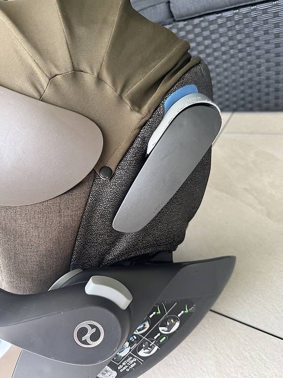 Cybex Seggiolini per auto: Cybex Platinum Cloud Z i-Size - inkl. Basisstation – Usato da Widnau venduto da sar_p6vq 4