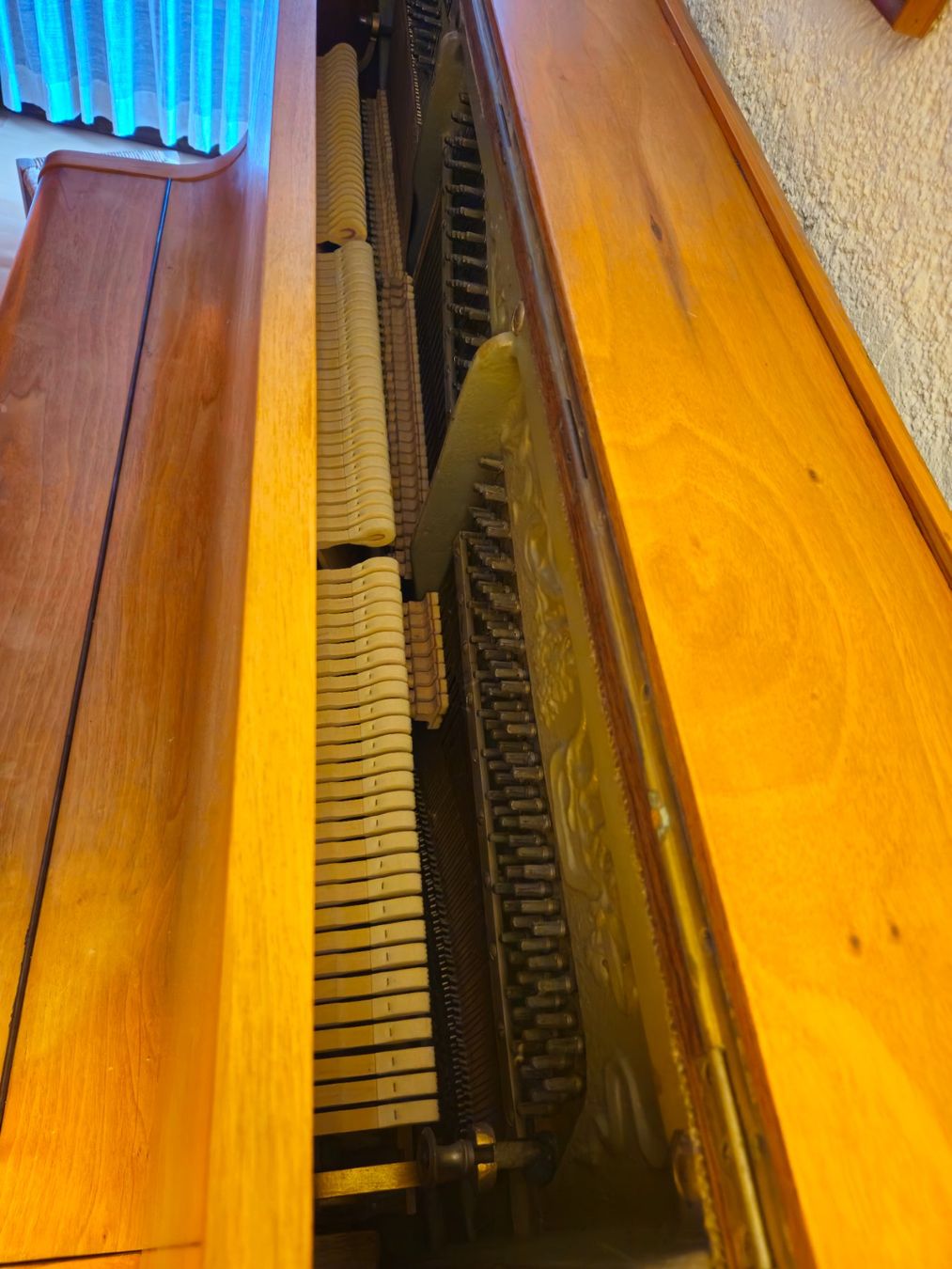Instruments de musique: Klavier mit Hocker – D'occasion à Davos Dorf par Outdoor1700 5