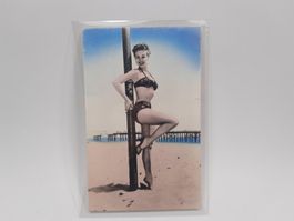Vintage Pin Up Postkarte - Nice style