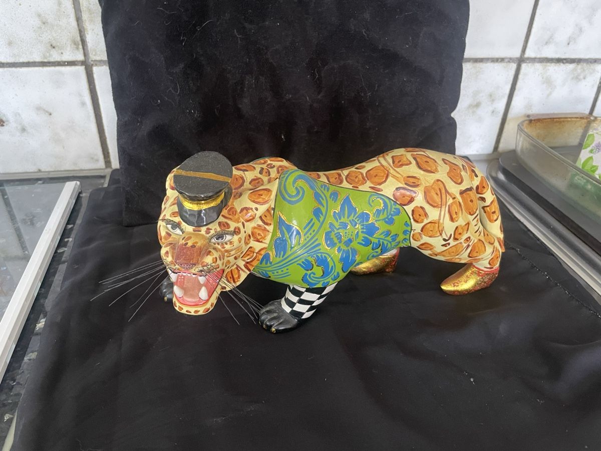 Statuette: Tiger Figur aus Holz – Usato da Münchwilen TG venduto da SeHuDoHu