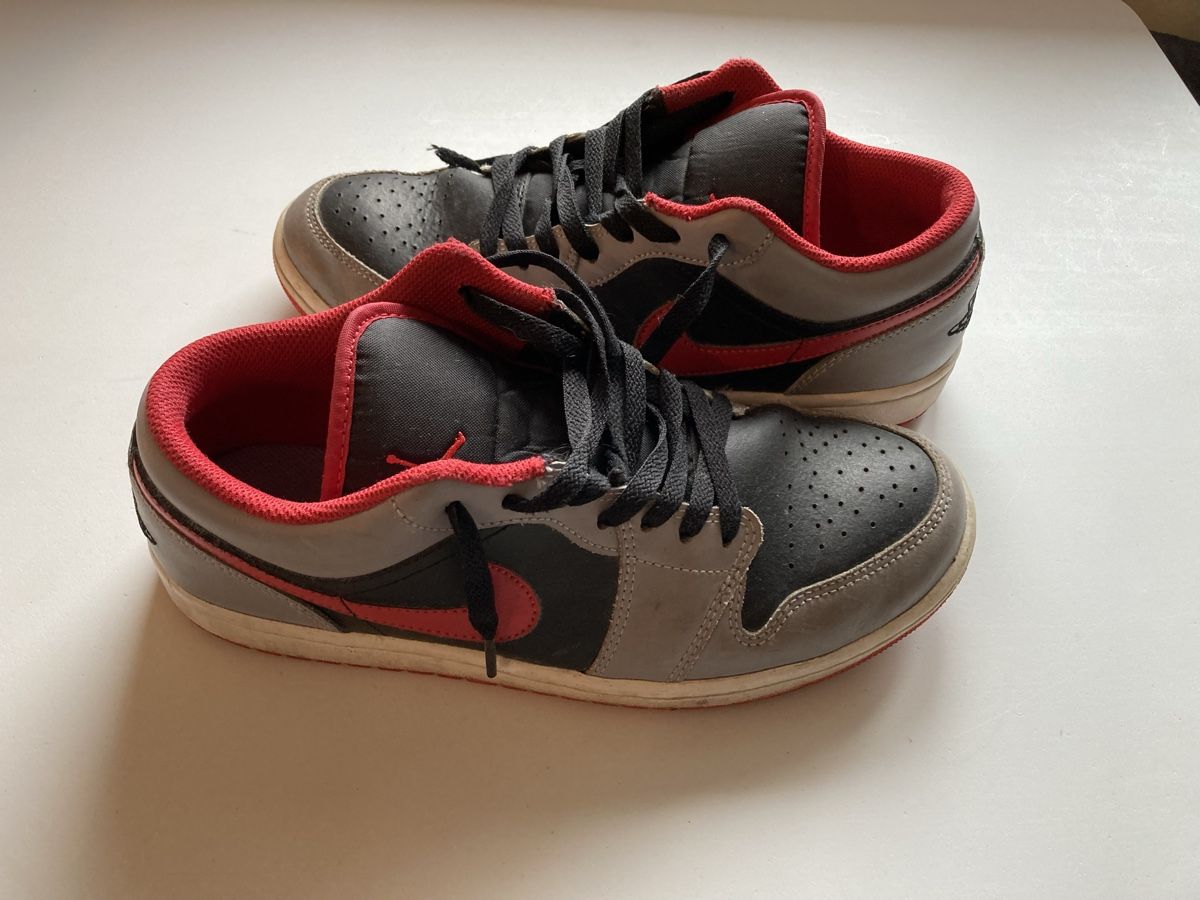 Scarpe da uomo: Jordan 1 Mid Smoke Grey/Anthracite Gr.  42 – Usato da Flawil venduto da Hungi77