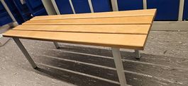 Garderobe Sitzbank aus Holz mit Metallgestell