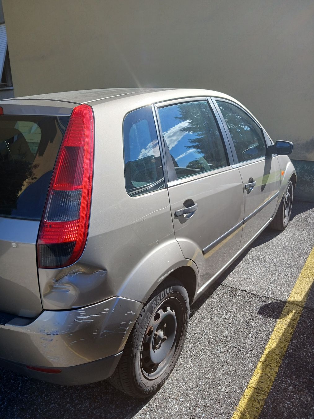 Ford Automobili: Ford Fiesta  – Difettoso da Locarno venduto da swe_hz8t 5