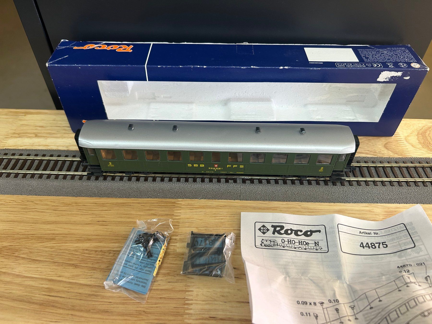 Roco Modelleisenbahnen: Roco Stahlwagen 2. Klasse – Gebraucht aus Oberhasli von Eppe0 1