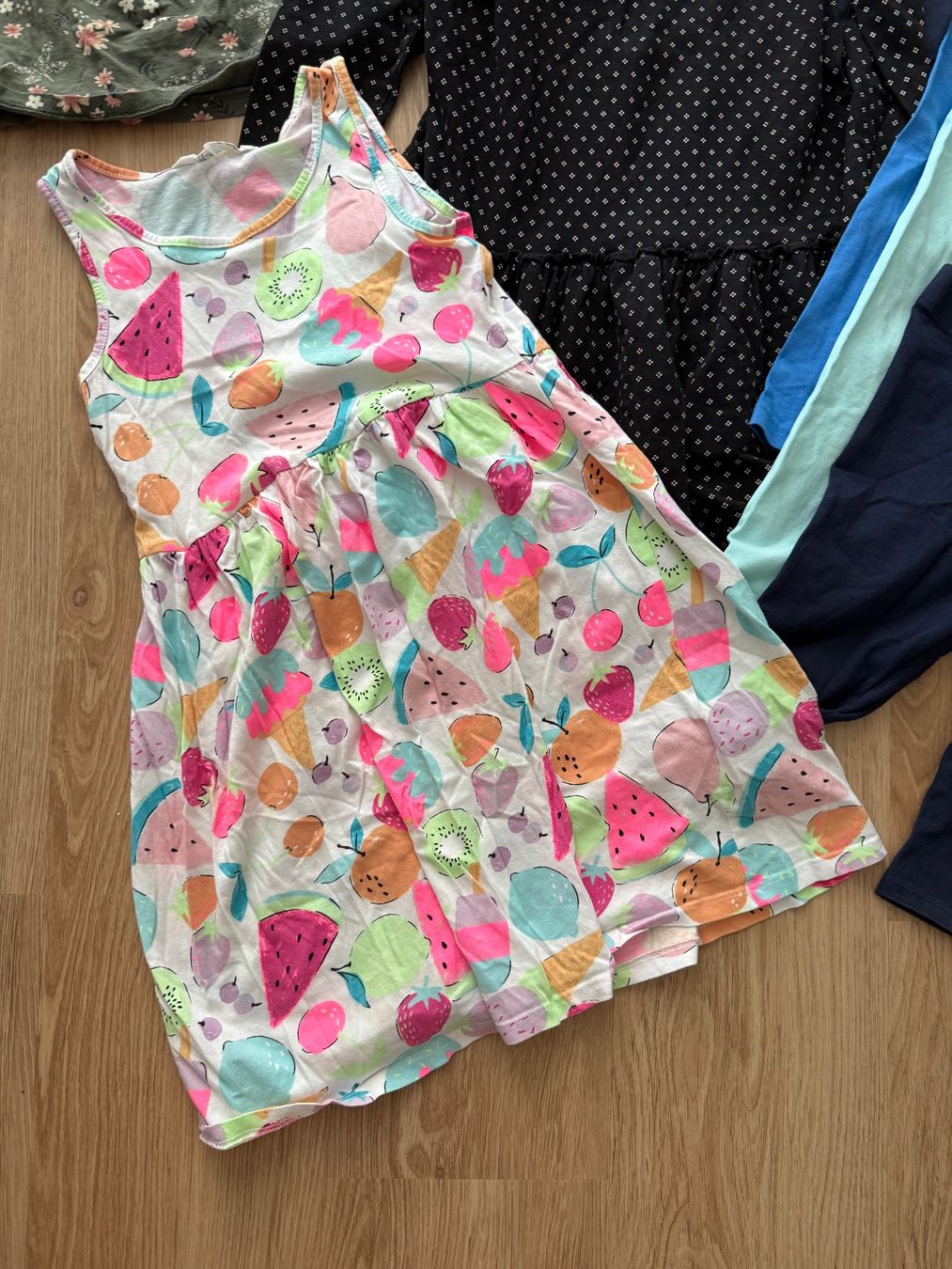 H&M Lotti & Set di vestiti: Sommerkleiderset Gr.134/140 – Usato da Sarnen venduto da Pinoccio6 3