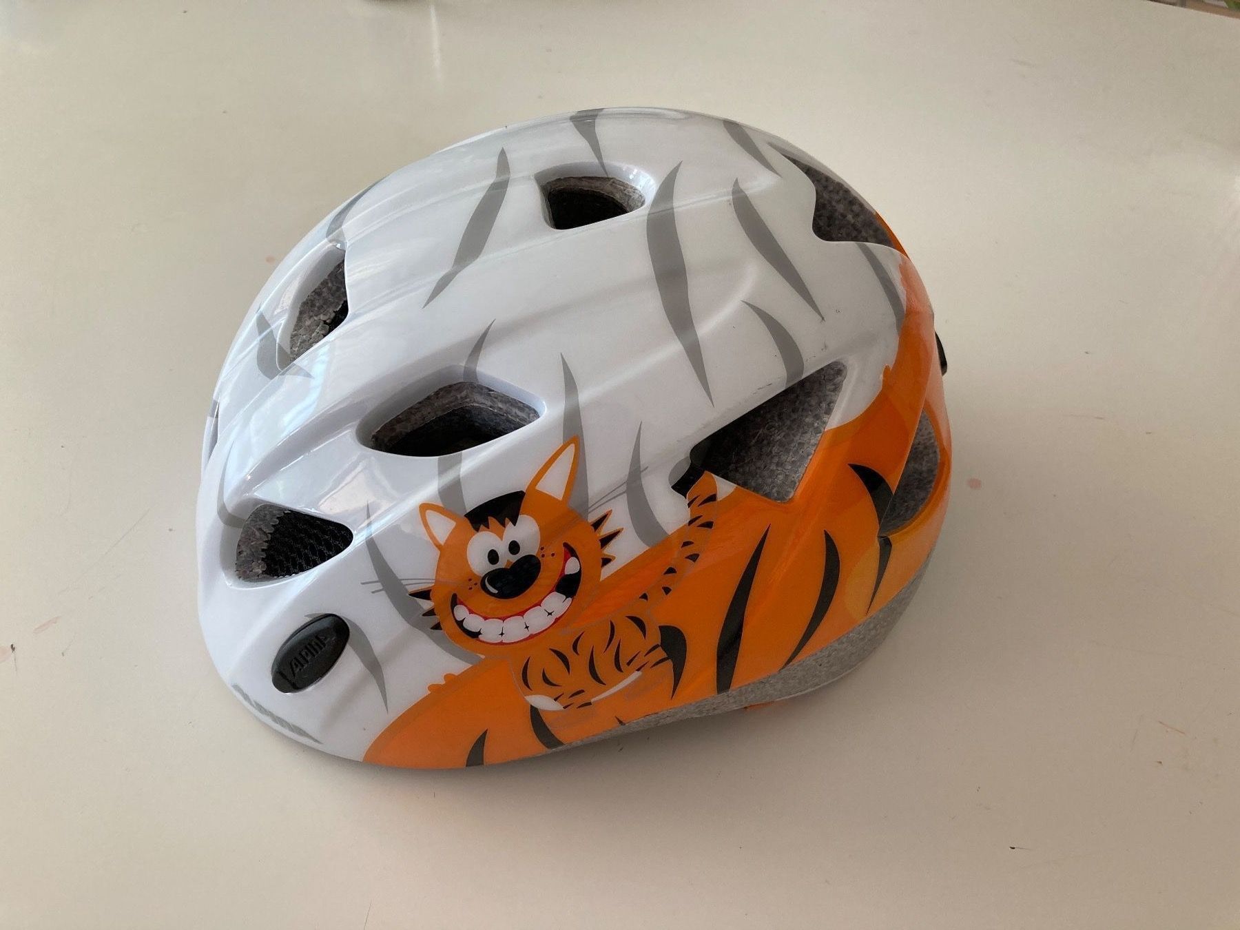 Alpina Caschi: Kinderfahrradhelm – Usato da Oberriet SG venduto da meb1999