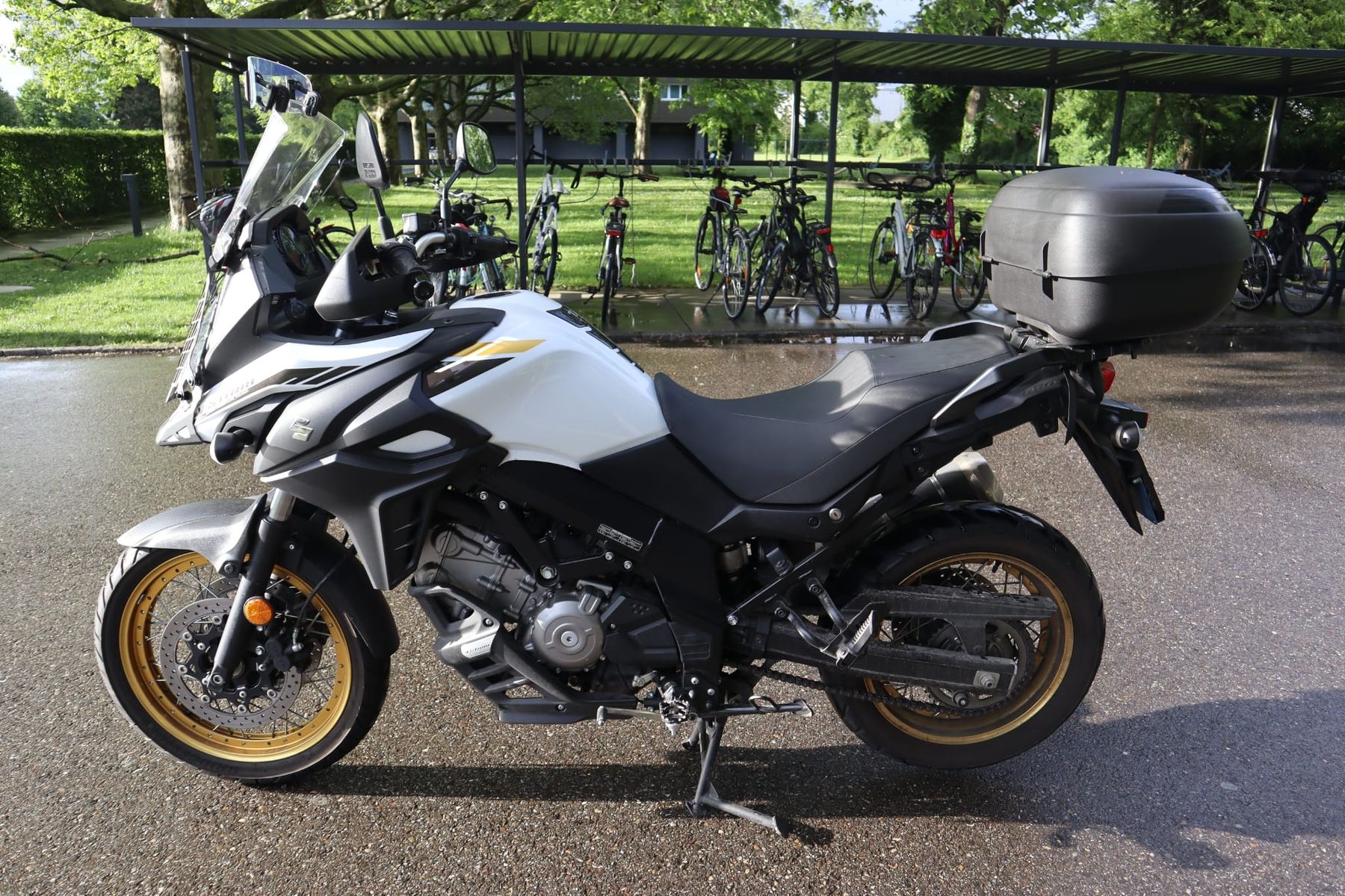 Suzuki Enduro: Suzuki V-Strom Xt 650 – Usato da Birsfelden venduto da AlexSpende24