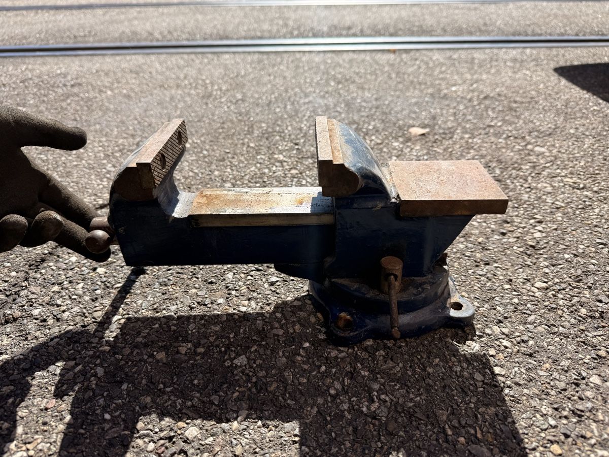Alle Werkzeuge: Schraubstock - 10cm Spannweite – Gebraucht aus Liestal von Tschopp77 8