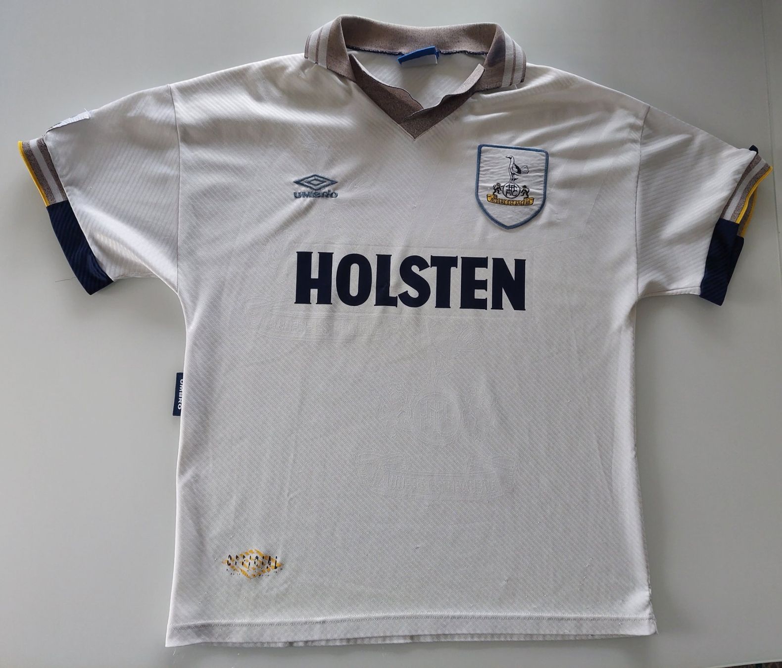 Umbro Canottiere & Pantaloni: Maillot Umbro Tottenham Hotspur 1993-1995 – Usato da Signy venduto da oli_sn9g