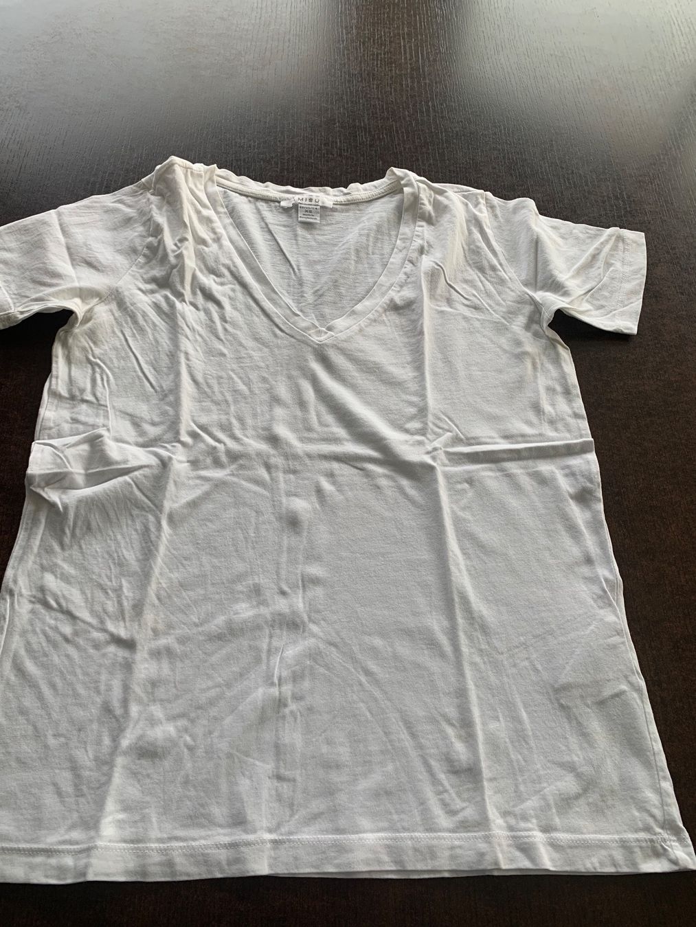 Blouses, T-shirts & Tops: T-shirt blanc taille XS – D'occasion à Domdidier par qatar1973 1