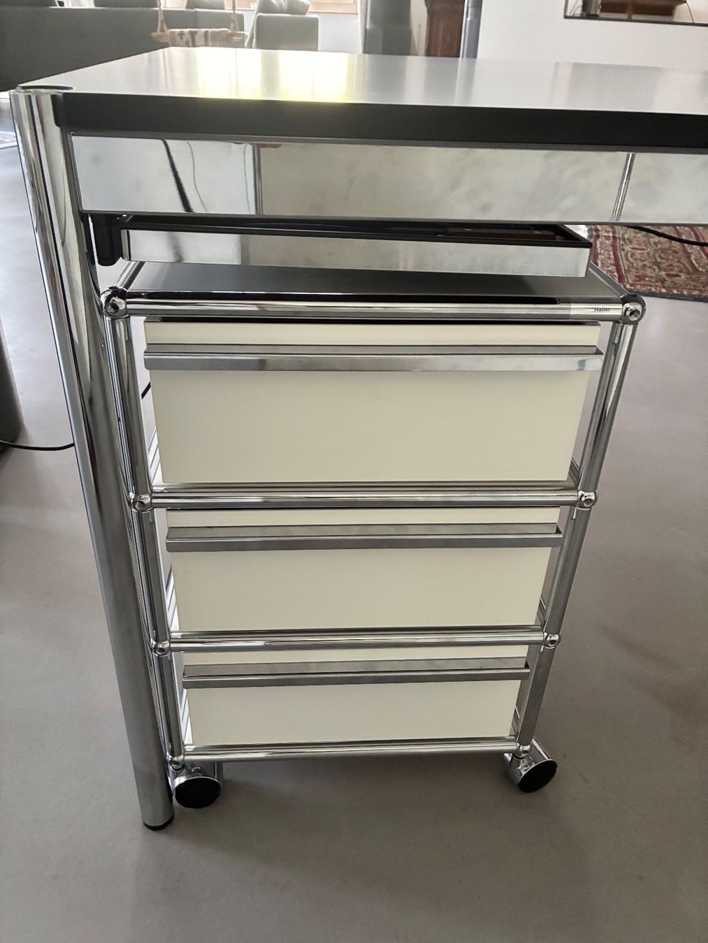 USM Banconi: USM Haller Rollcontainer - Weiss – Usato da Freienbach venduto da Elenaheinz 2