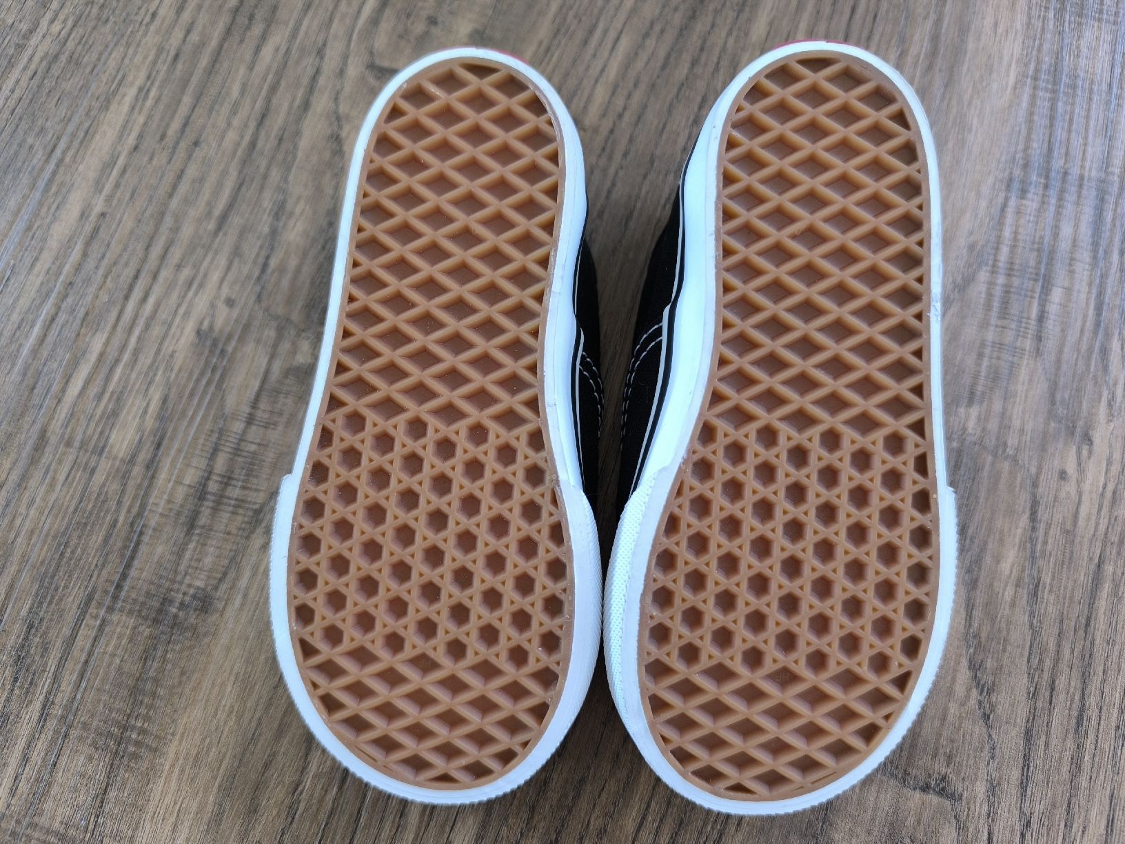 Vans Chaussures garçon: Vans Schuhe Gr. 23.5 - Neu – Neuf (Voir description) à Frauenkappelen par Nickyta89 2