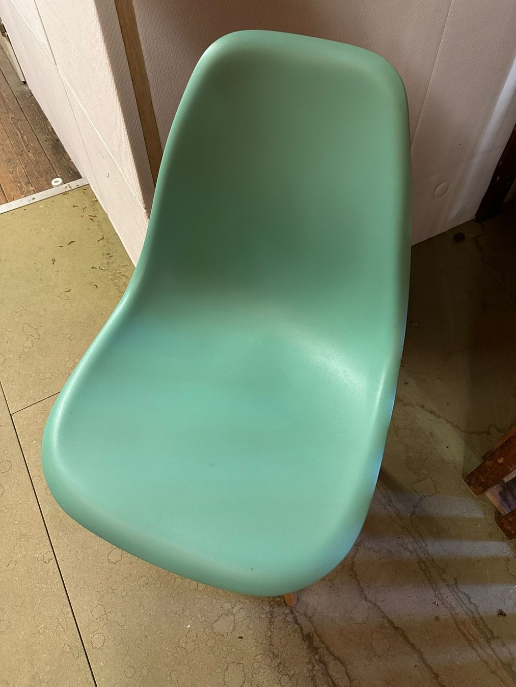 Stühle: Designer Chair – Retro / Eames Style – Neu (gemäss Beschreibung) aus Zürich von mat_5gkp 4