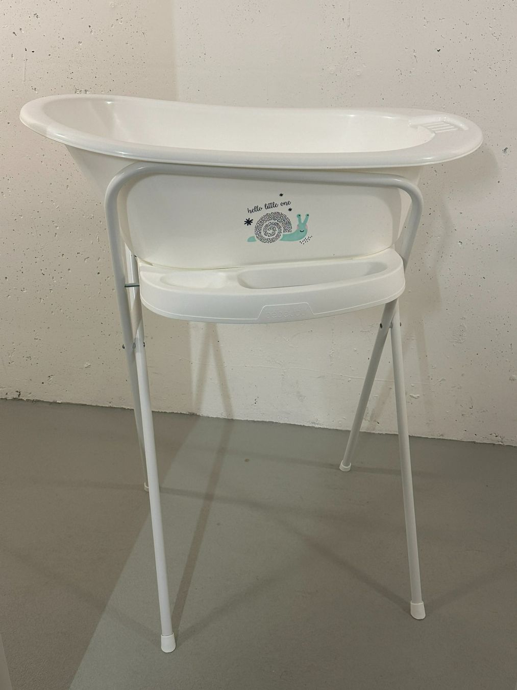 Baignoires: Baby Badewanne mit Ständer – D'occasion à Kloten par schunksz