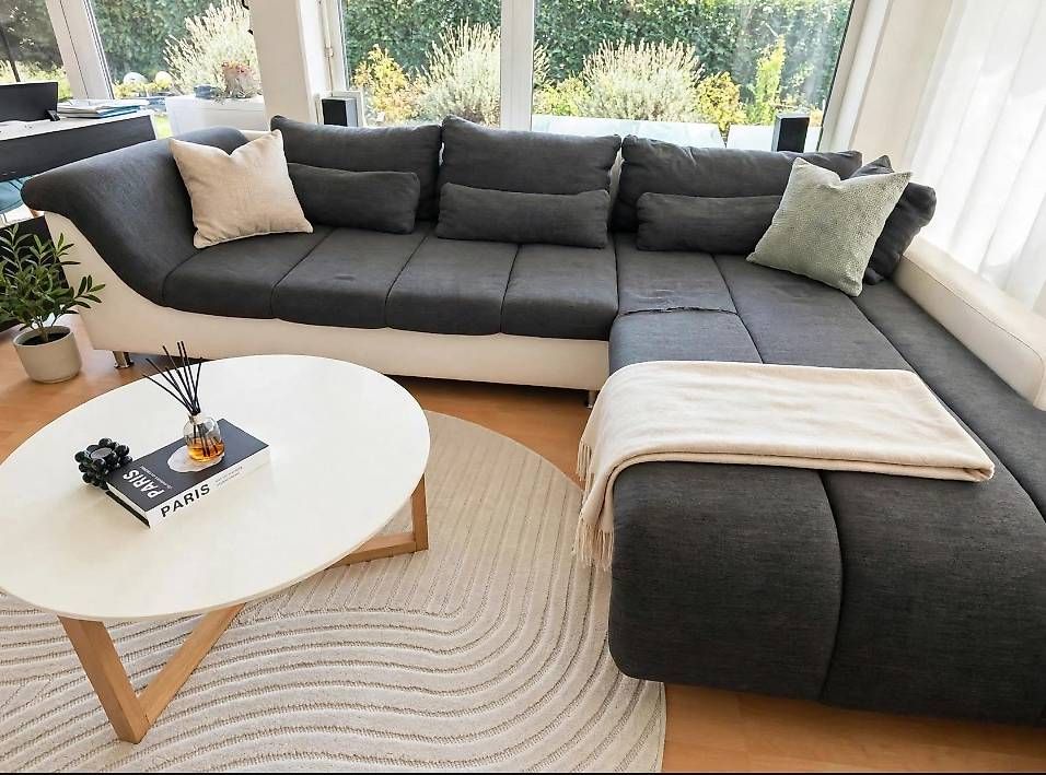 Sofas: grosses Ecksofa Stoff Anthrazit/Kunstleder weiss – Gebraucht aus Zürich von ani_6fbt